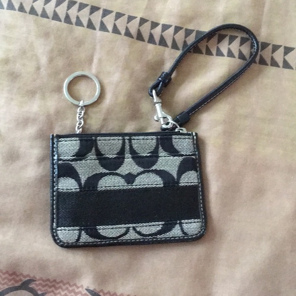 Coach Handbags - Coach wristlet